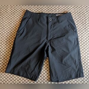 Volcom Black Surf & Turf 4 Way Stretch Hybrid Shorts 9" Inseam sz 28